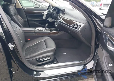 2020 BMW 740 z USA, uszkodzony, nr VIN WBA7T2C0XLCD53524